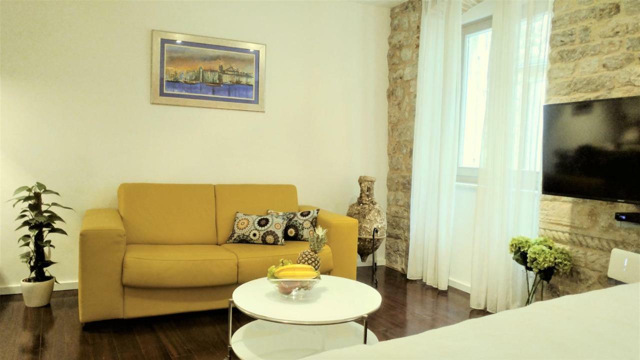 Studio Apartment Offside Split Extérieur photo